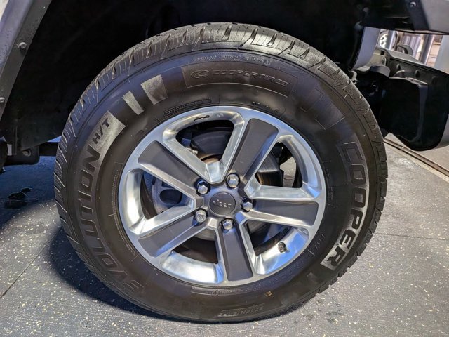 Used 2020 Jeep Wrangler Unlimited Sahara AWD/4WD image 13