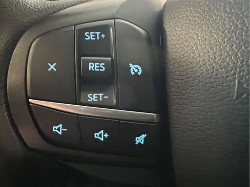 Used 2020 Ford Explorer XLT w/ Equipment Group 202A AWD/4WD image 22
