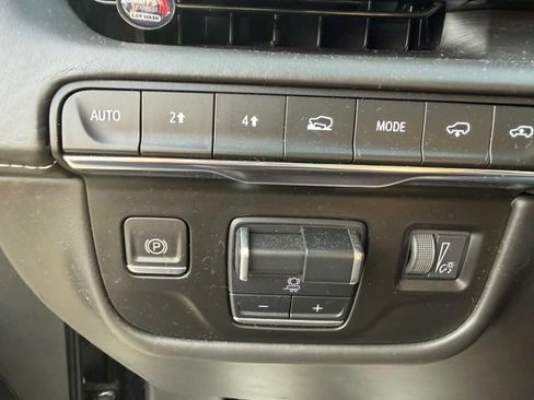 Used 2022 Cadillac Escalade Sport Platinum AWD/4WD image 23