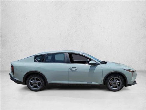 Used 2025 Kia K4 FWD image 4