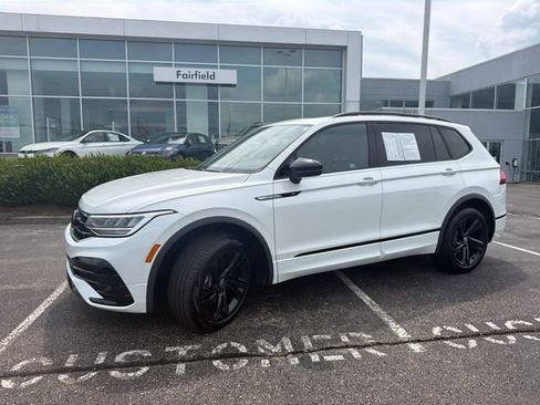 Certified 2023 Volkswagen Tiguan SE R-Line AWD/4WD image 9