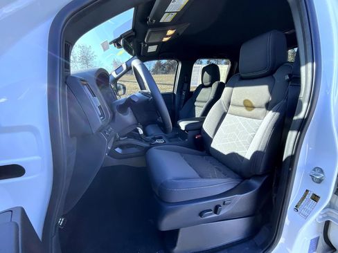 New 2026 Nissan Frontier SV w/ SV Convenience Package AWD/4WD image 10