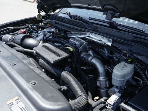 Used 2017 GMC Sierra 2500 Denali w/ Duramax Plus Package AWD/4WD image 13