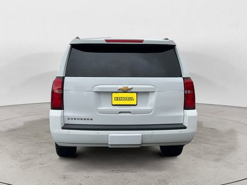 Used 2019 Chevrolet Suburban LT w/ Luxury Package AWD/4WD image 4