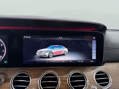 Used 2018 Mercedes-Benz E 43 AMG 4MATIC Sedan image 23