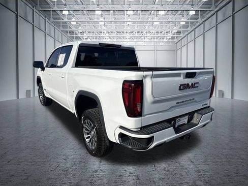 Used 2021 GMC Sierra 1500 AT4 w/ AT4 Preferred Package AWD/4WD image 3