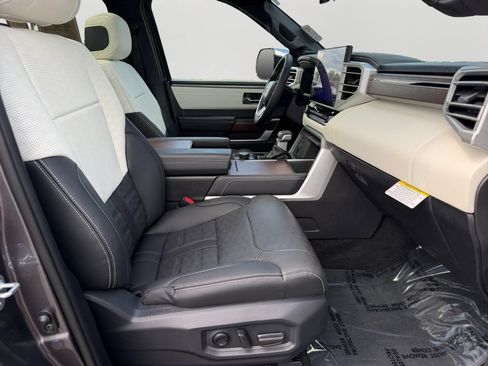 Used 2025 Toyota Tundra Capstone AWD/4WD image 8