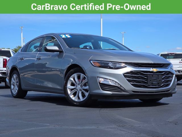 Used 2025 Chevrolet Malibu LT FWD image 2