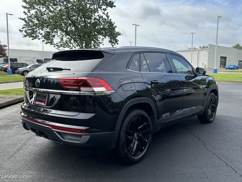 Used 2023 Volkswagen Atlas Cross Sport SE FWD image 10