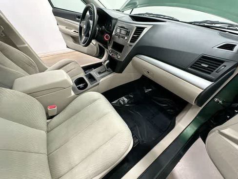 Used 2010 Subaru Outback 2.5i AWD/4WD image 17