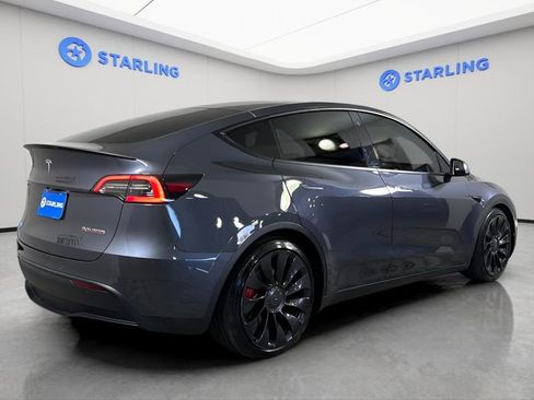 Used 2022 Tesla Model Y Performance image 9