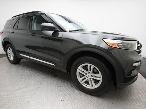 Used 2023 Ford Explorer XLT w/ Equipment Group 202A AWD/4WD image 35