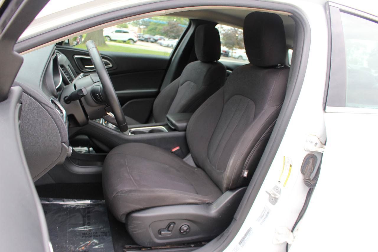 Used 2015 Chrysler 200 Limited w/ Convenience Group FWD image 16