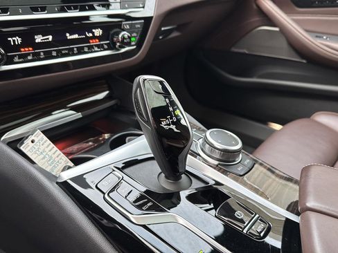 Used 2022 BMW 530i w/ Executive Package image 25