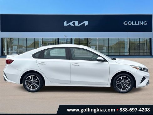 Certified 2023 Kia Forte LXS w/ LXS Technology Package image 2