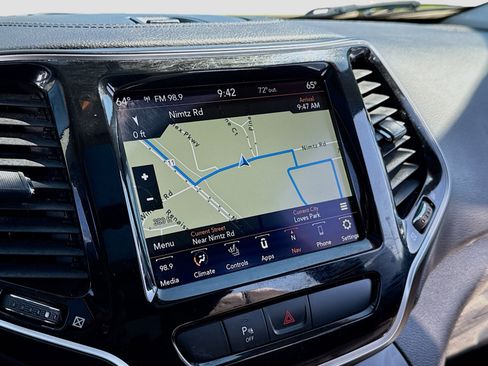 Used 2019 Jeep Cherokee Limited AWD/4WD image 16