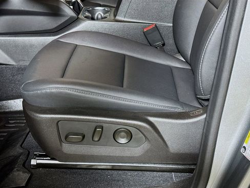 Certified 2025 GMC Canyon Elevation w/ Convenience Package image 17