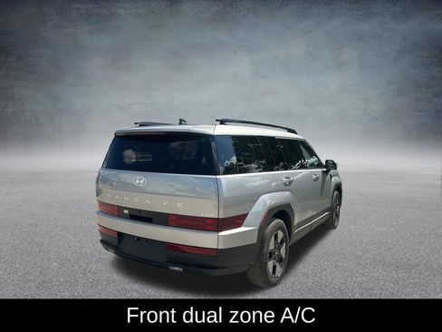 Used 2025 Hyundai Santa Fe SEL FWD image 6