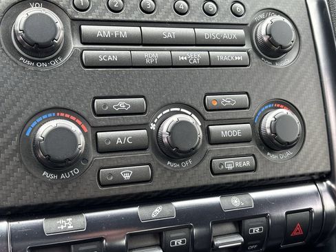 Used 2015 Nissan GT-R Premium AWD/4WD image 17