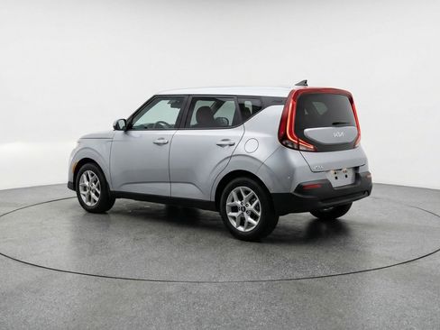 Used 2025 Kia Soul FWD image 6