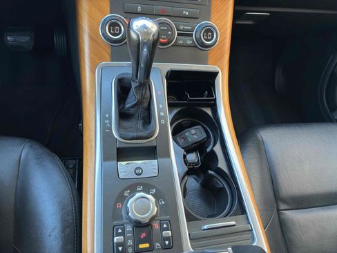 Used 2011 Land Rover Range Rover Sport HSE AWD/4WD image 26