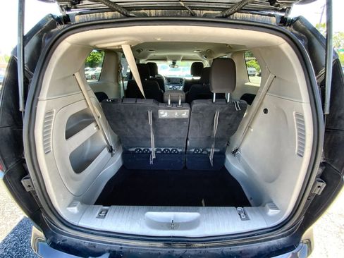 Used 2017 Chrysler Pacifica LX w/ Tire & Wheel Group FWD image 20