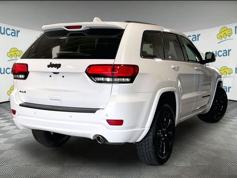 Used 2018 Jeep Grand Cherokee Altitude AWD/4WD image 6