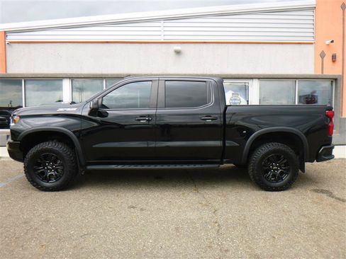 Used 2022 Chevrolet Silverado 1500 ZR2 AWD/4WD image 2