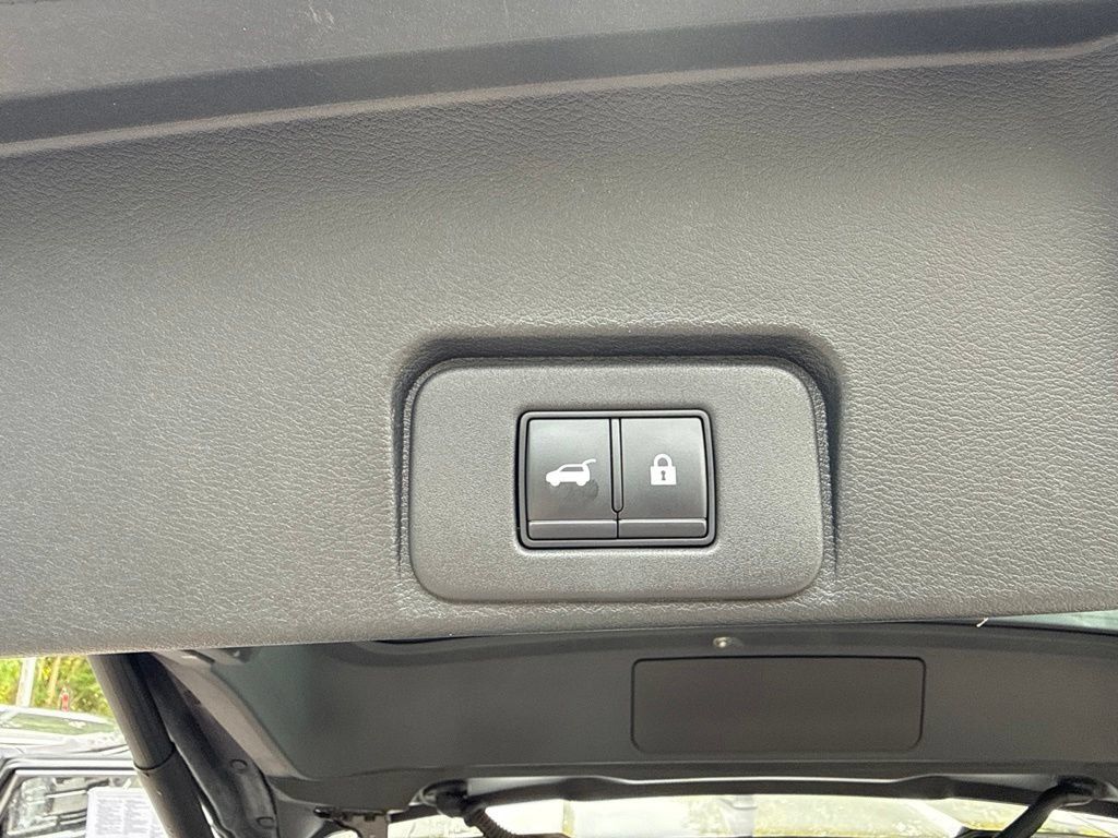 Used 2021 Nissan Rogue Platinum AWD/4WD image 15