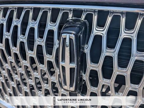 Used 2023 Lincoln Corsair AWD w/ Equipment Group 101A image 9