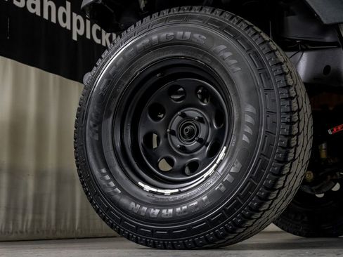 Used 2018 Jeep Wrangler Sport image 47