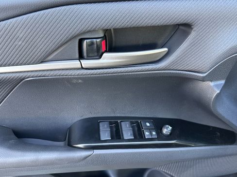 Used 2026 Toyota Camry Hybrid FWD image 12