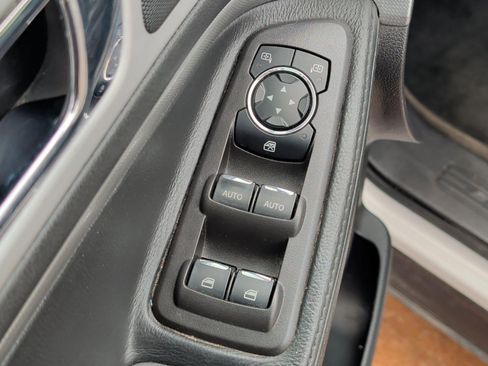 Used 2015 Ford Explorer XLT w/ Equipment Group 202A FWD image 9