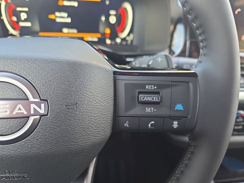 New 2026 Nissan Pathfinder SL image 18