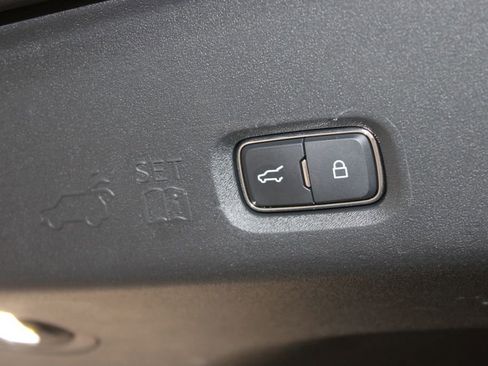 Used 2025 Ford Expedition Platinum AWD/4WD image 18