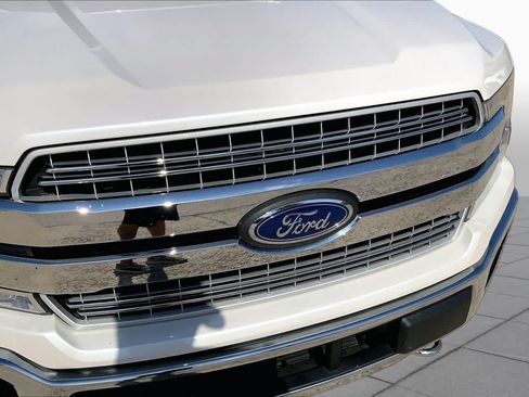 Used 2019 Ford F150 Lariat w/ Equipment Group 502A Luxury AWD/4WD image 30