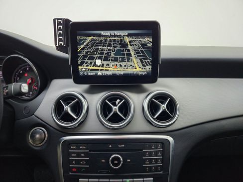 Used 2020 Mercedes-Benz GLA 250 image 16