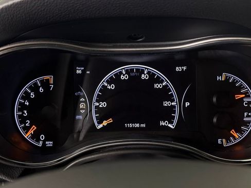 Used 2021 Jeep Grand Cherokee Laredo AWD/4WD image 20