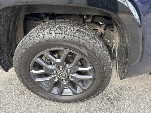 Used 2022 Toyota Tundra Platinum image 9