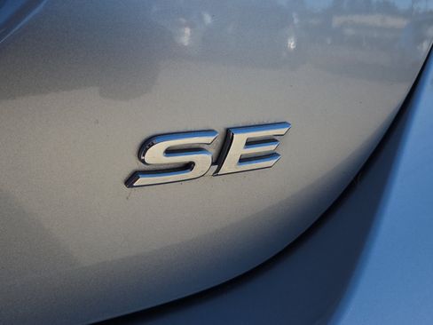 Used 2024 Toyota Camry SE image 16