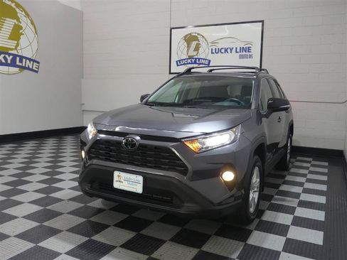 Used 2021 Toyota RAV4 XLE w/ Convenience Package AWD/4WD image 4