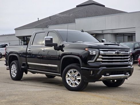 Used 2024 Chevrolet Silverado 3500 High Country image 2