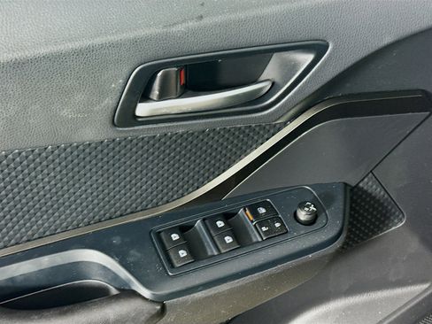 Used 2019 Toyota C-HR LE image 23