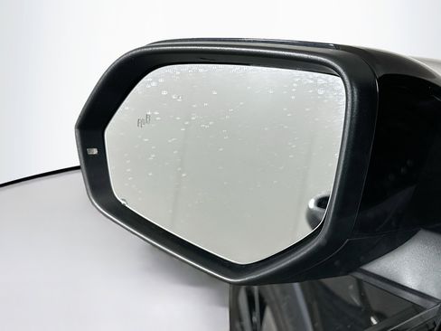 Used 2025 Volkswagen Atlas Cross Sport SE image 16