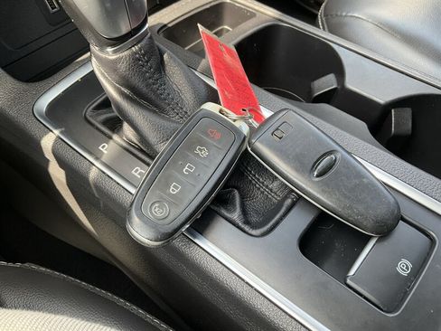 Used 2019 Ford Escape SEL AWD/4WD image 28