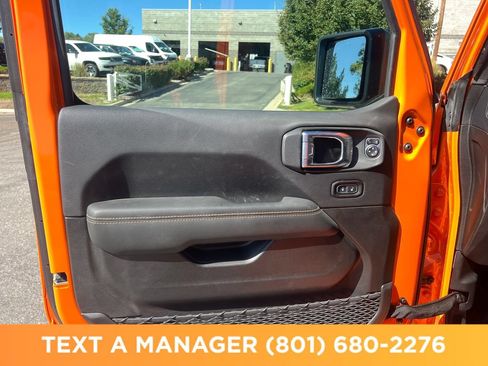 Used 2025 Jeep Gladiator Sport AWD/4WD image 12