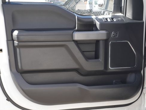 Used 2019 Ford F150 Platinum w/ Equipment Group 701A Luxury image 38