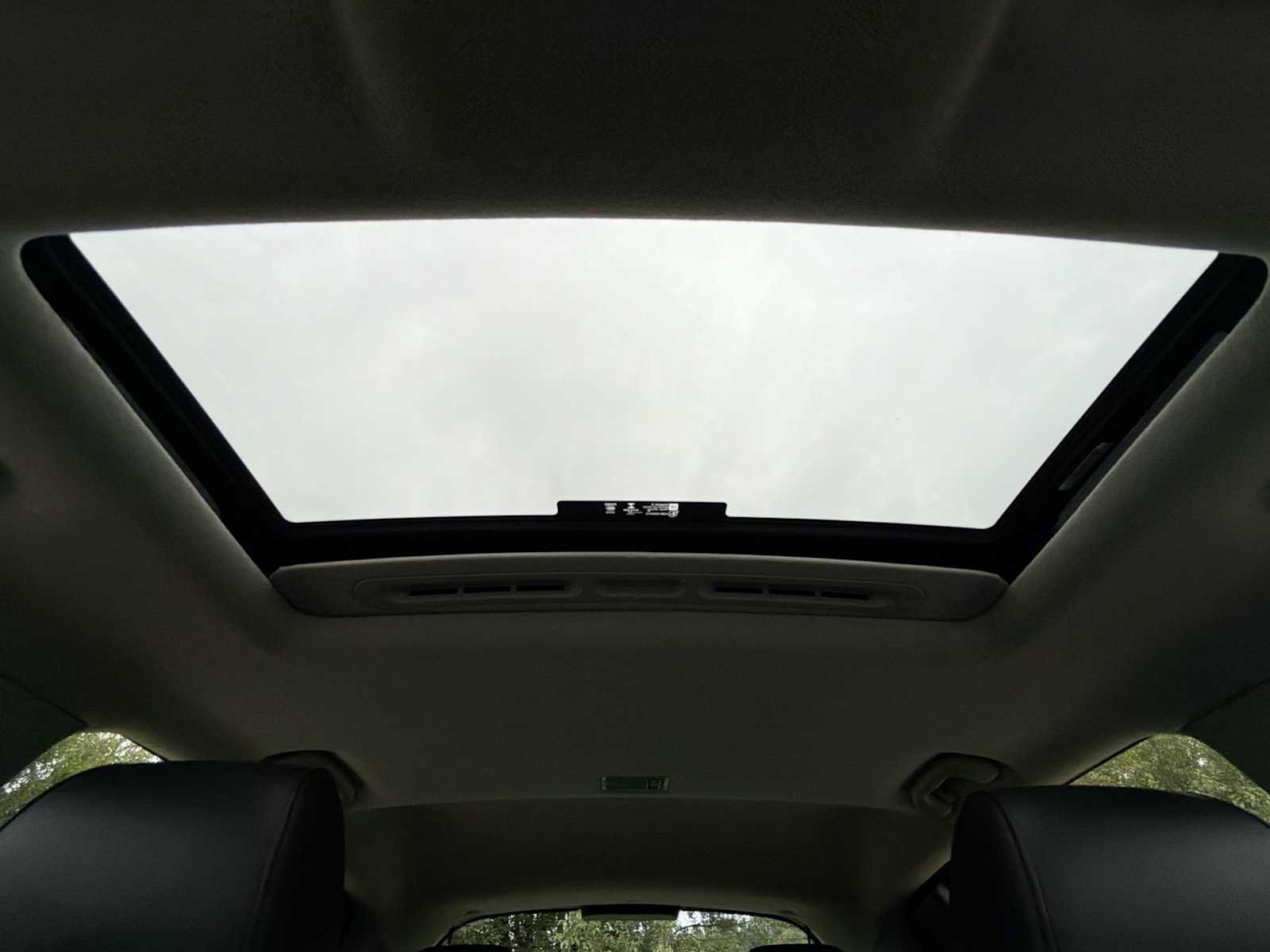 Used 2017 Chevrolet Sonic Premier w/ Driver Confidence Package FWD image 16