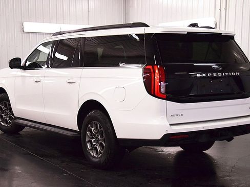 Used 2025 Ford Expedition Max Active image 5