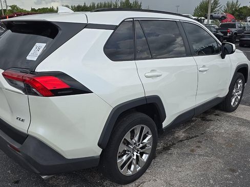 Used 2021 Toyota RAV4 XLE Premium FWD image 5